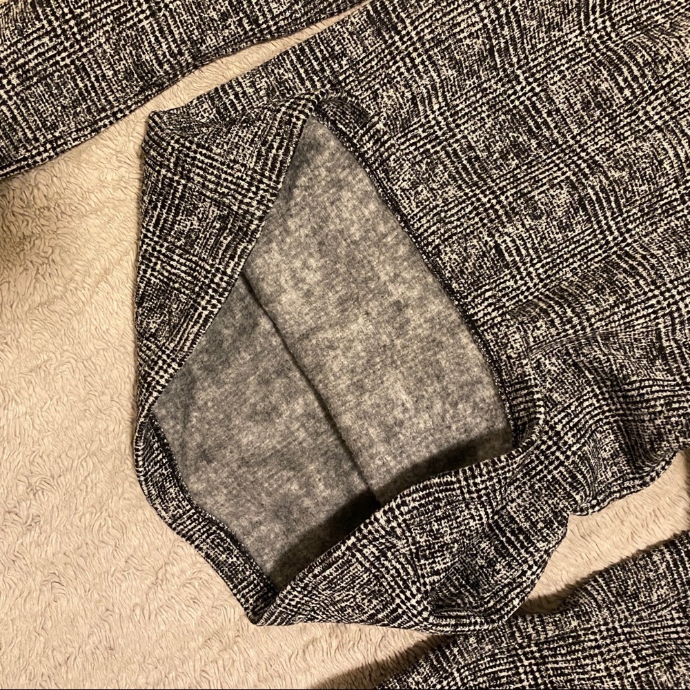 Black & white fleece oversized turtleneck - Picture 3 of 5